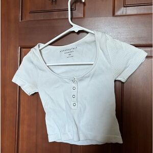 Cropped button up tee’s